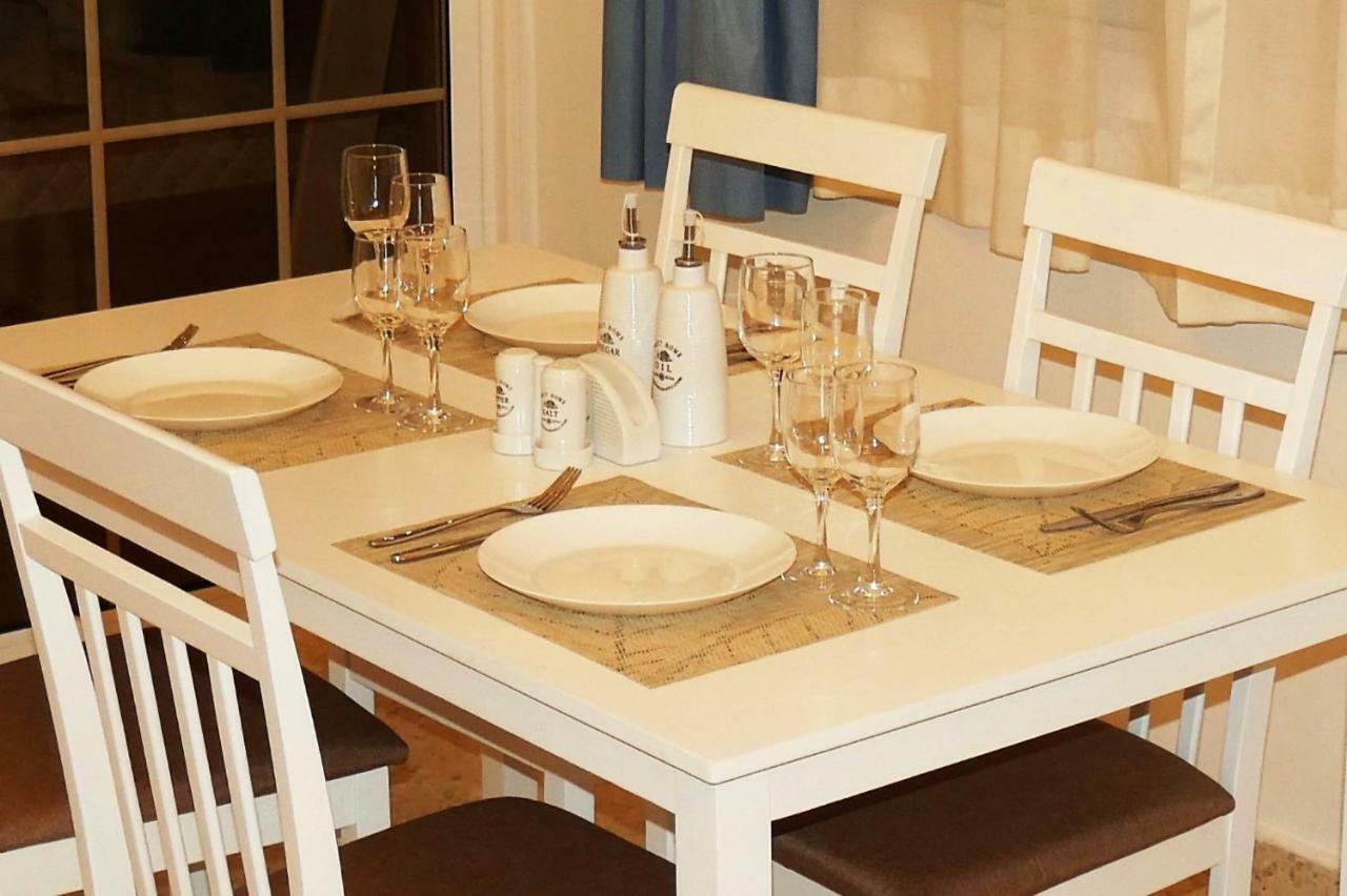 Easystay Two Bedroom Apartment Larnaca Bagian luar foto