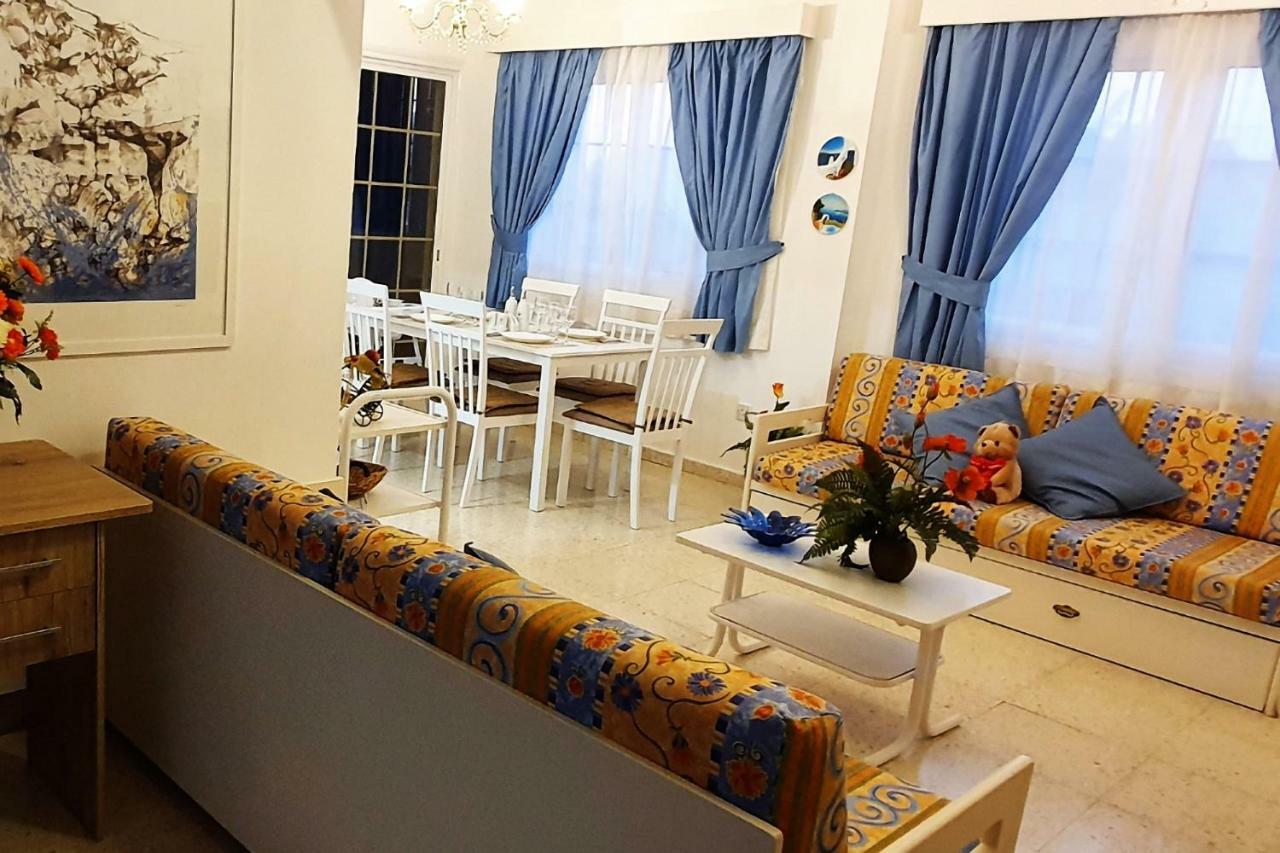 Easystay Two Bedroom Apartment Larnaca Bagian luar foto