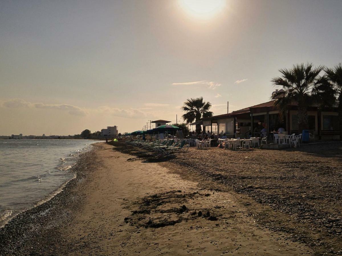 Easystay Two Bedroom Apartment Larnaca Bagian luar foto