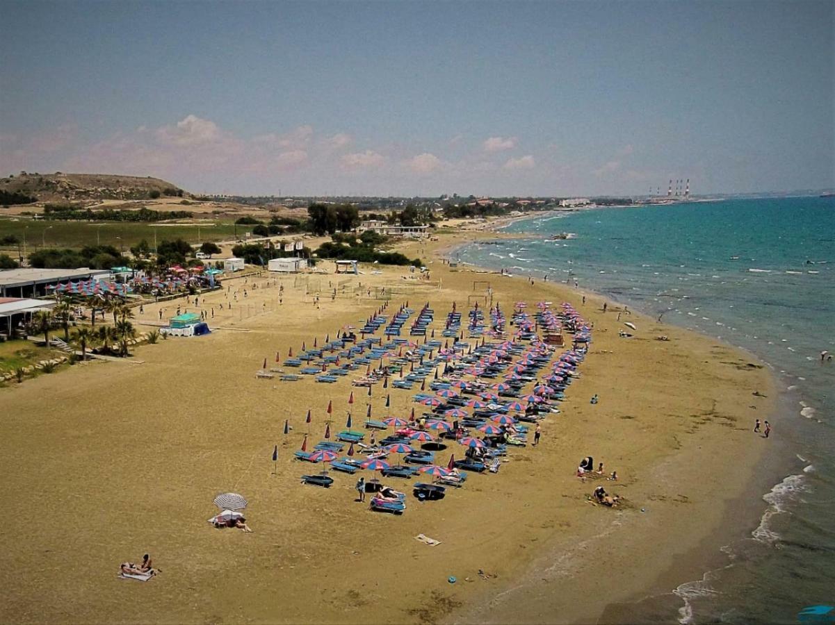 Easystay Two Bedroom Apartment Larnaca Bagian luar foto