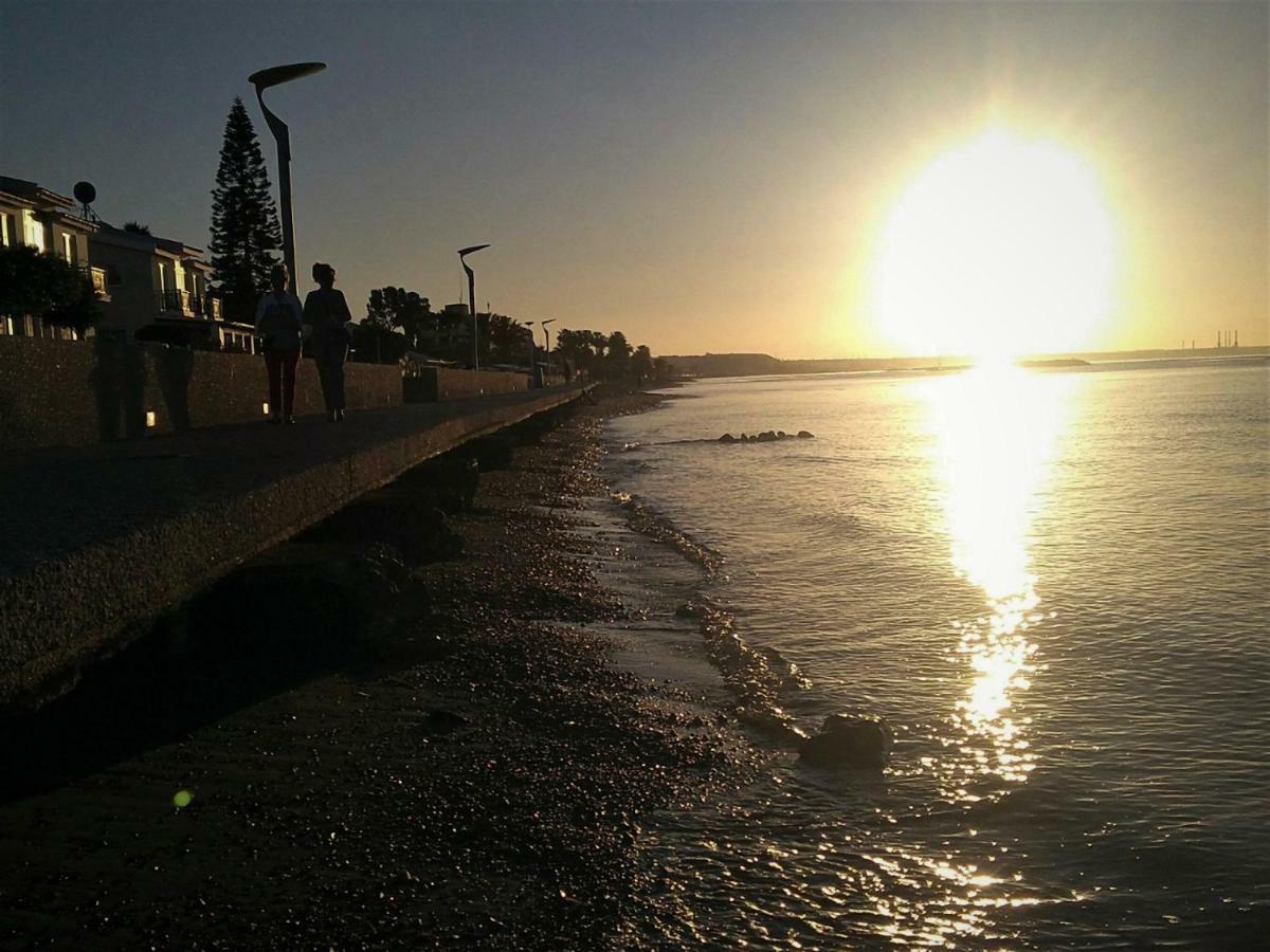Easystay Two Bedroom Apartment Larnaca Bagian luar foto