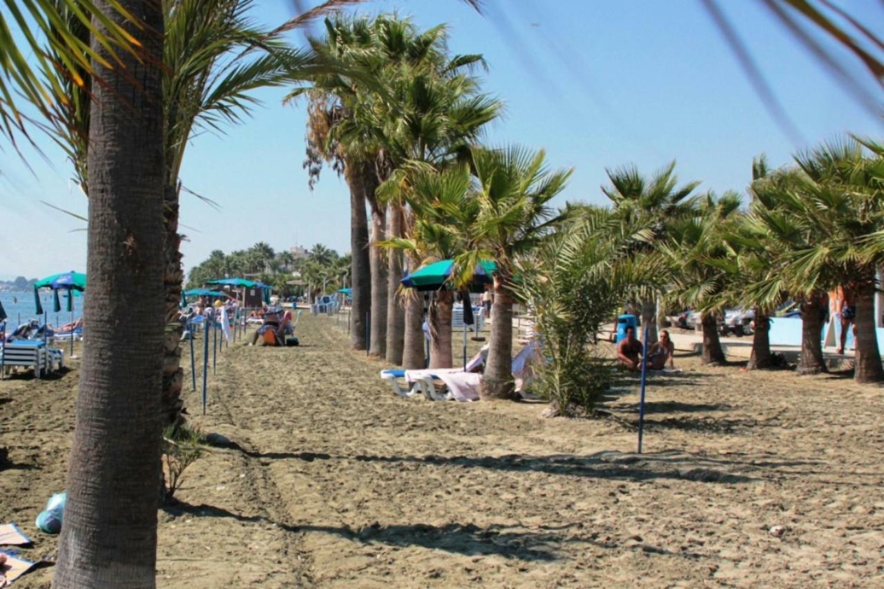 Easystay Two Bedroom Apartment Larnaca Bagian luar foto